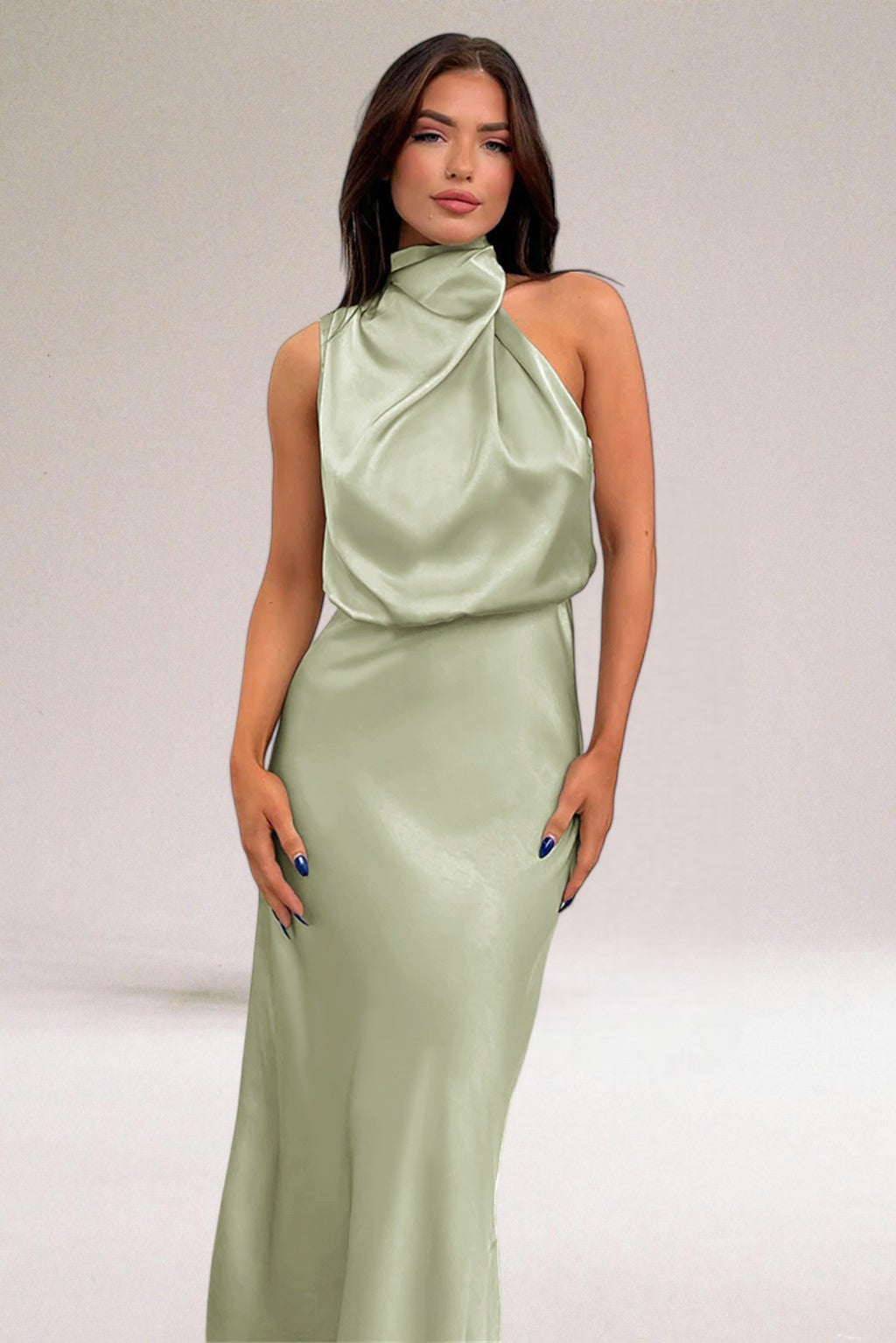 Flavia ™ | Robe Satin Élégance avec Décolleté Licou